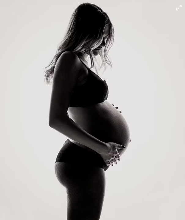 임신한 여성 흑백
