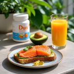 아보카도 토스트와 연어, 비타민 D3 캡슐